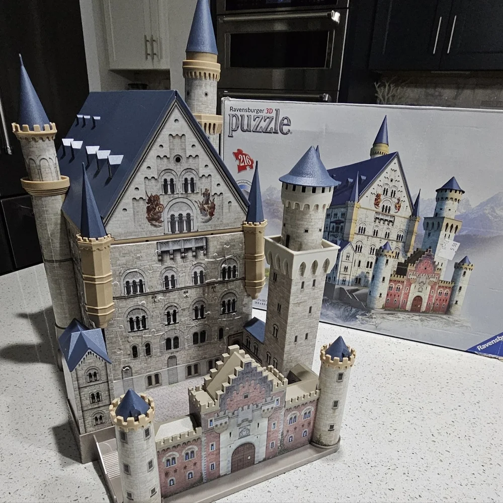 Ravensburger 3D Puzzle Neuschwanstein Castle Disney Inspiration Cinderella